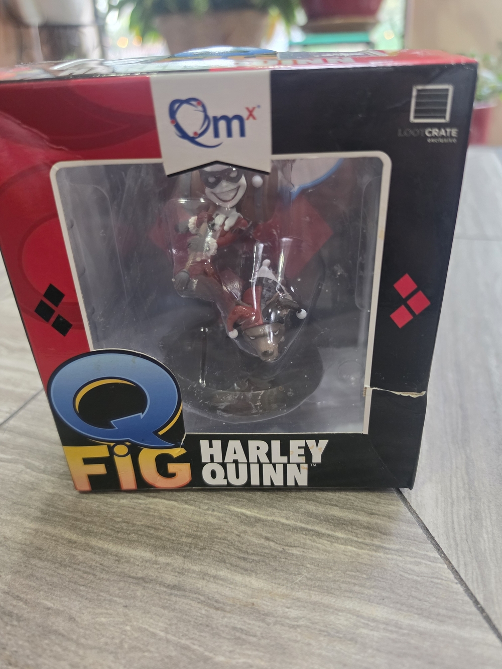 Q-Fig Harley Quinn Collector Figure - Red & Black NWOT